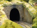 Tunelov portl do skryt sti kolejit